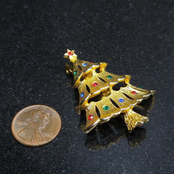 JJ Christmas Tree Rhinestone Brooch, Gold Tone, 1960s Vintage Jewelry - Picture 7 of 10
